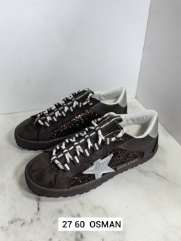 Кроссовки