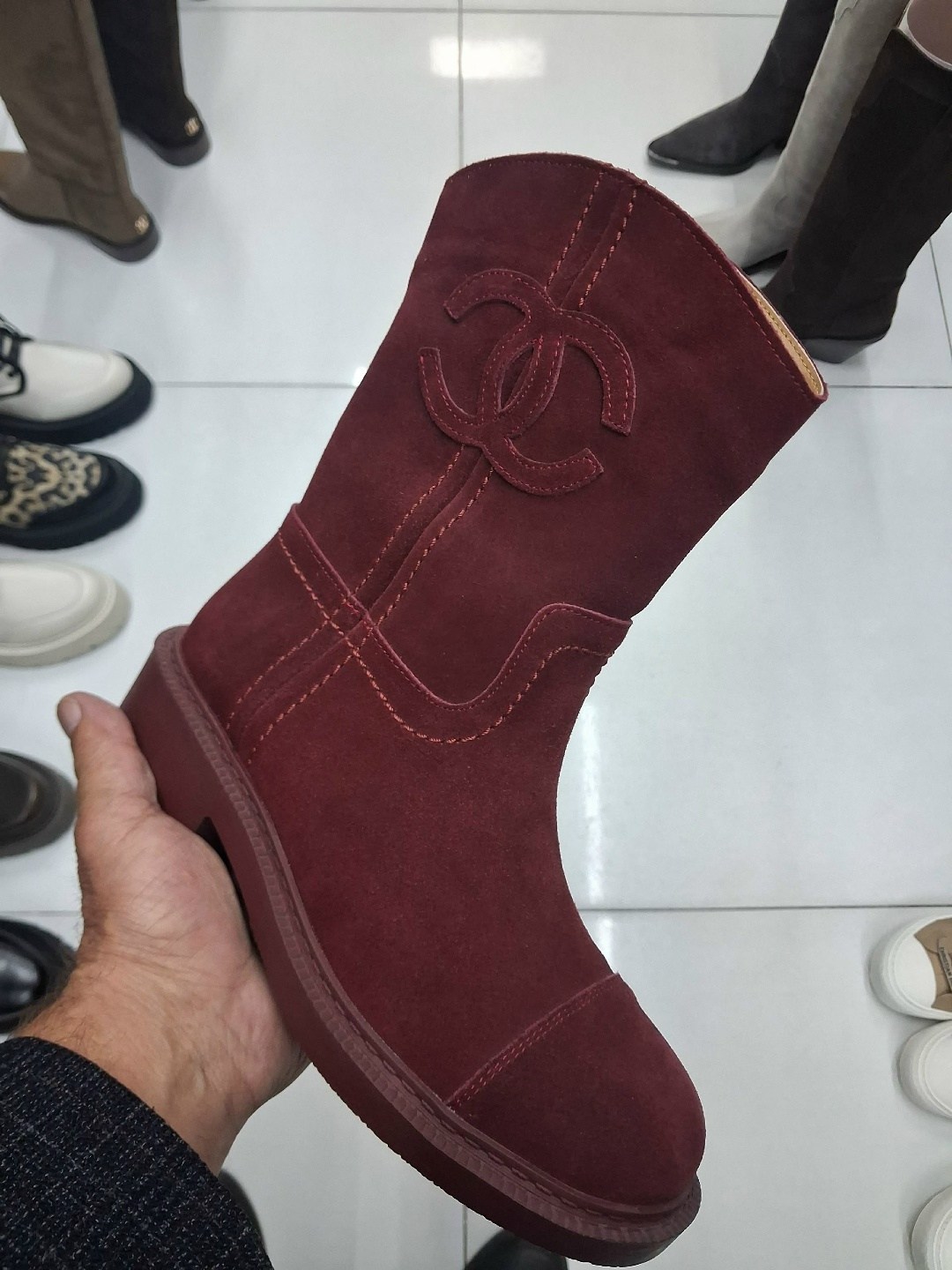 сапоги chanel,полусапоги chanel замшевые демисезонные premium,женские замшевые сапоги chanel premium black,ботинки женские chanel,сапоги весенние замшевые chanel premium shoes 547723134