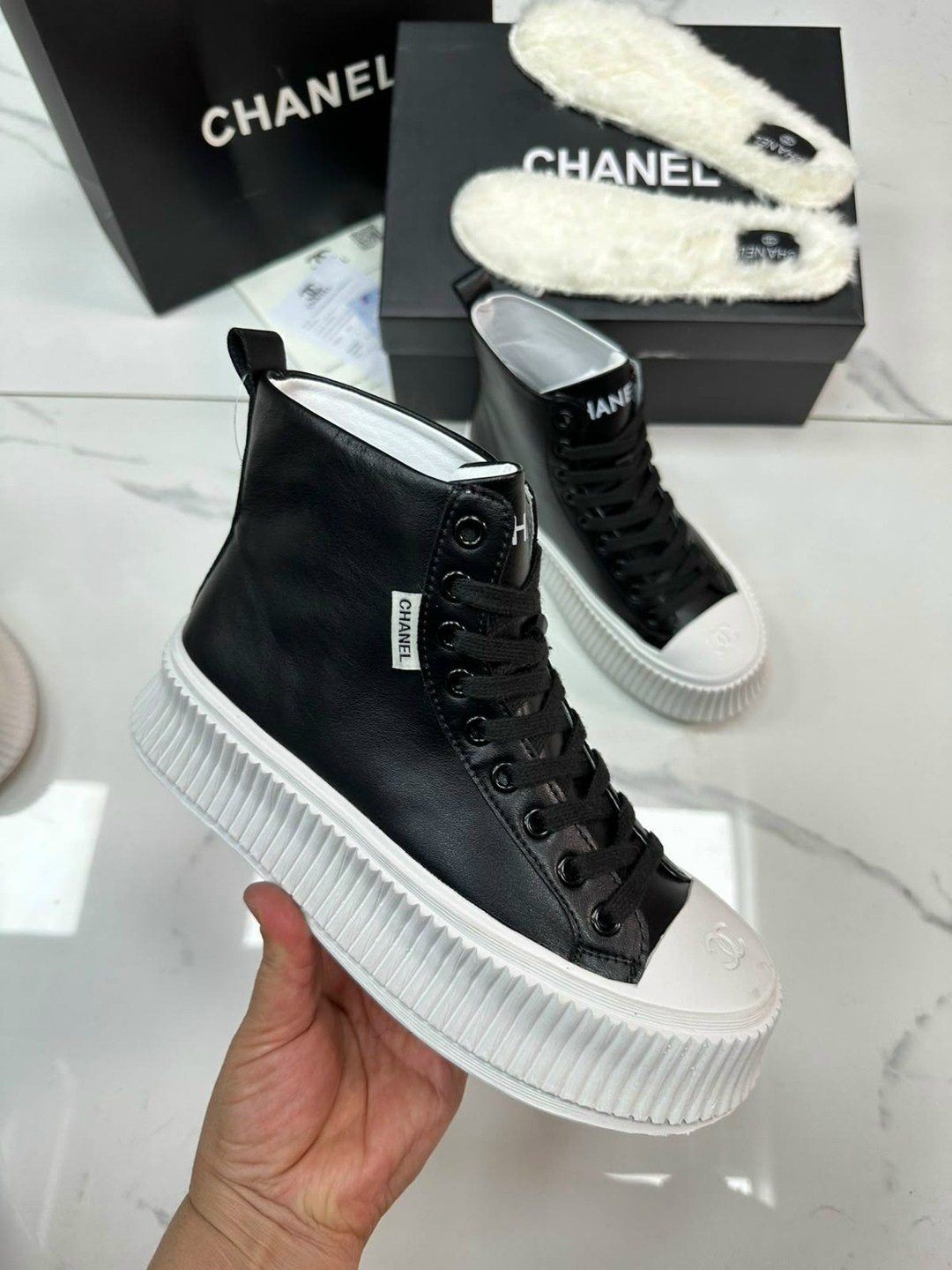 ,кеды chanel,кеды шанель,кеды chanel зимние чёрные с белым,женская