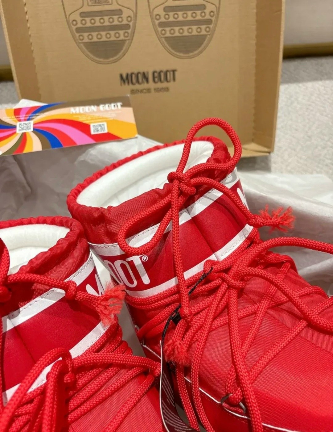 ,детские зимние ботинки icon nylon moon boot красный,сноубутсы moon boot,луноходы moon boot,женские зимние сапоги в стиле moon boot