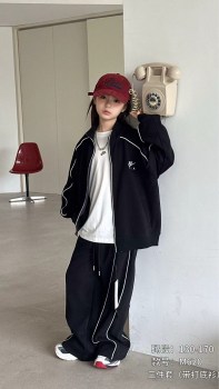 Костюм