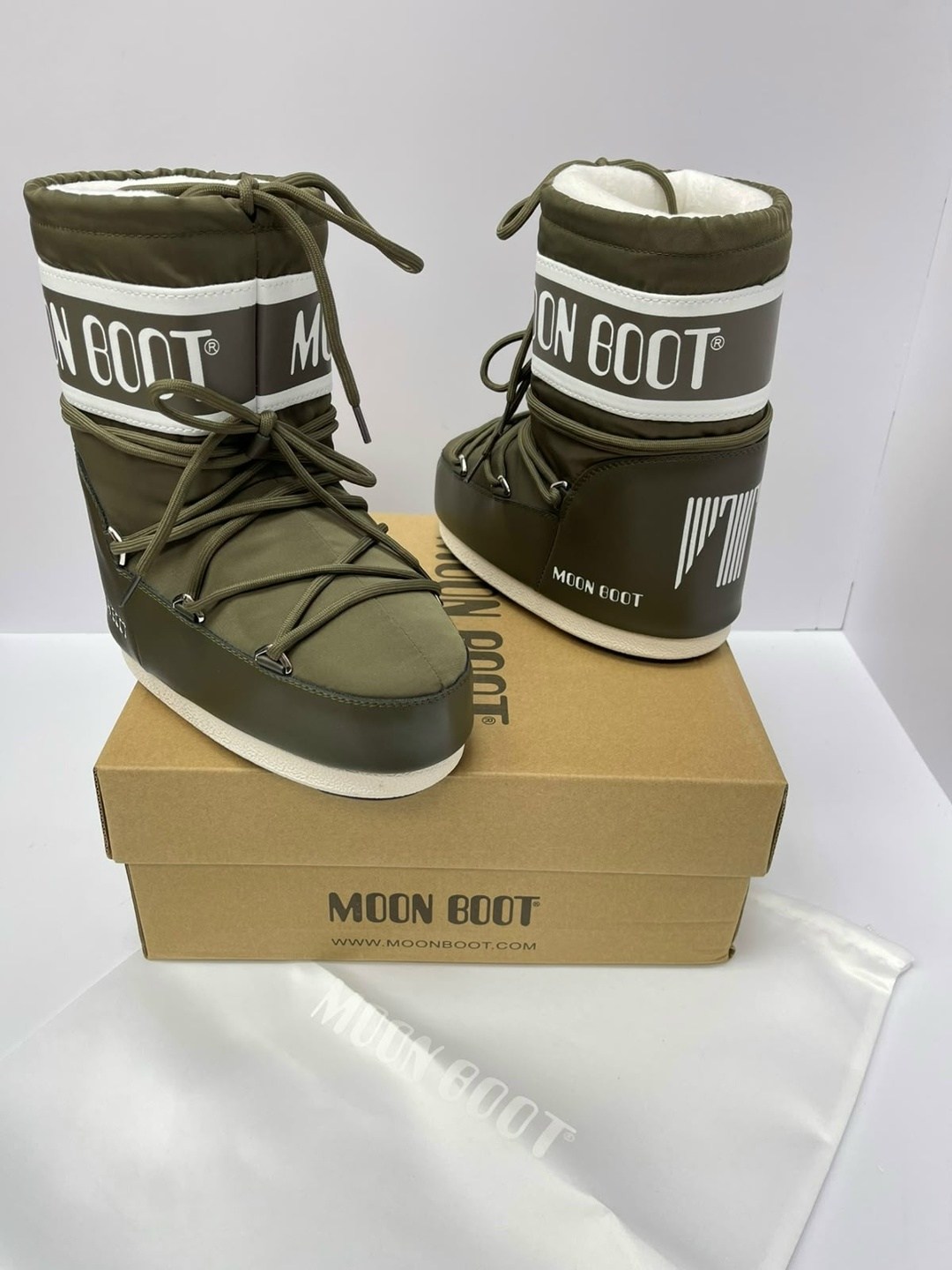 сапоги зимние теплые удобные комфортные moon boot,ботинки moon boot,луноходы moon boot,нейлоновые зимние ботинки icon low 2 на шнуровке moon boot хаки,зимние сапоги icon moon boot зеленый