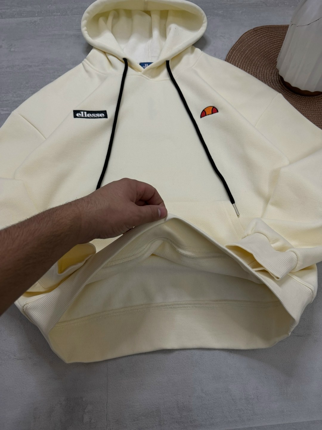 толстовка,белые толстовки,толстовка ellesse зимняя,мужская толстовка,толстовка с капюшоном