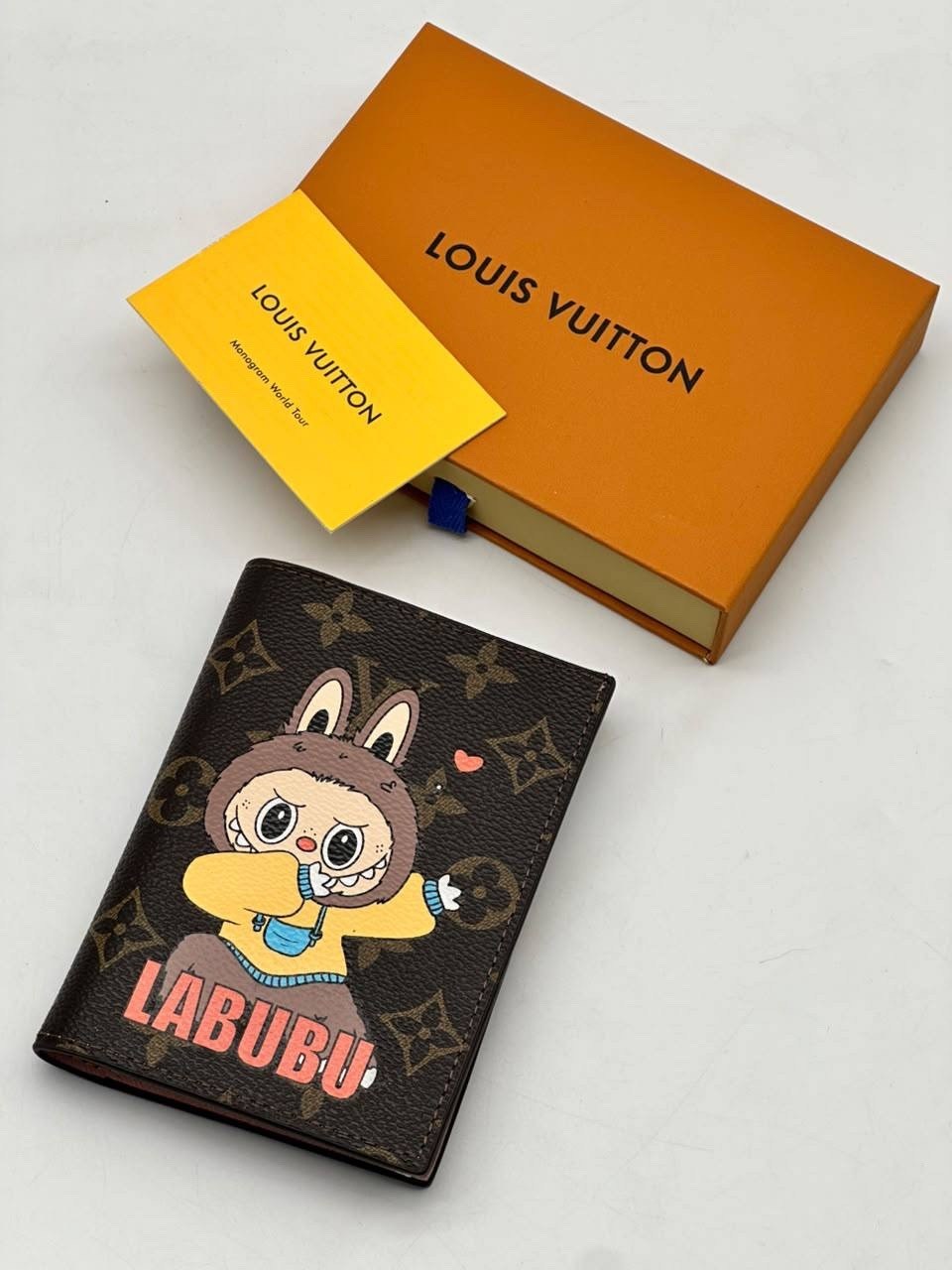 louis vuitton обложка на паспорт,обложка для документов louis vuitton,обложка на паспорт louis vuitton tiamat,обложка на паспорт louis vuitton print lion,обложка на паспорт луи виттон
