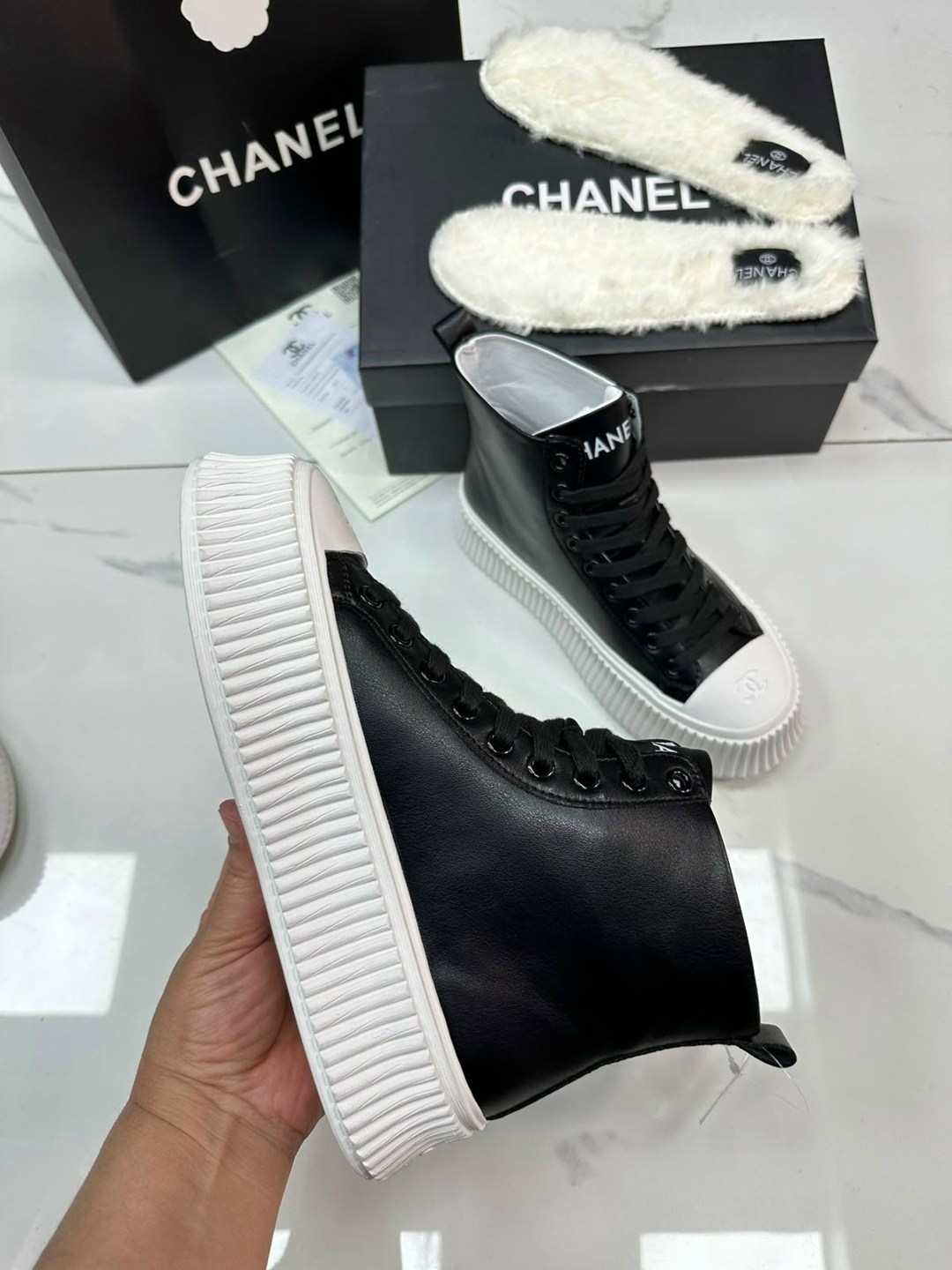,кеды chanel,кеды шанель,кеды chanel зимние чёрные с белым,женская