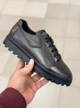 Кроссовки