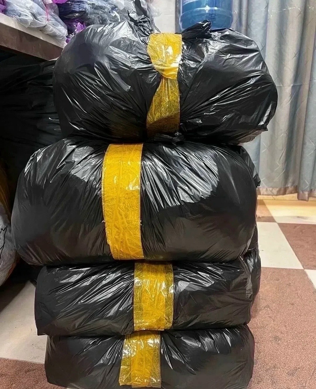 пакет,мусорные пакеты черные,большие пакеты,пакет большой,вещи в пакете