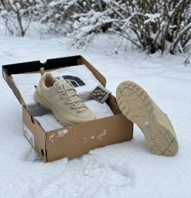 Кроссовки