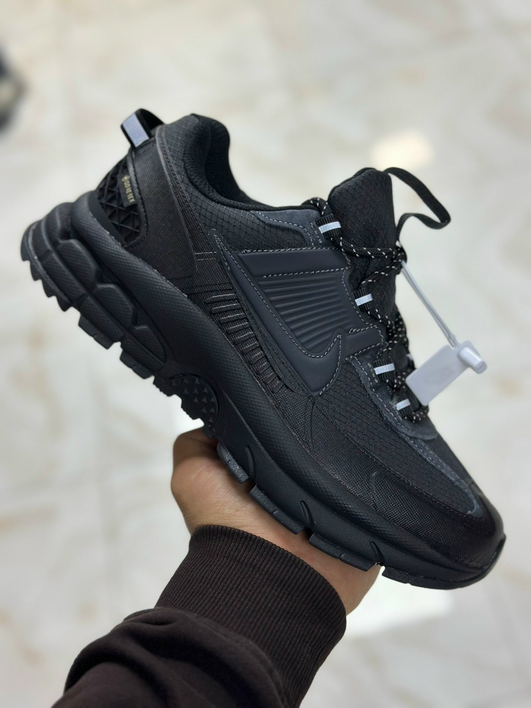 кроссовки nike мужские,кроссовки nike air zoom vomero 5,кроссовки мужские,мужская  nike zoom vomer roam fv2295-002,кроссовки nike air zoom vomero