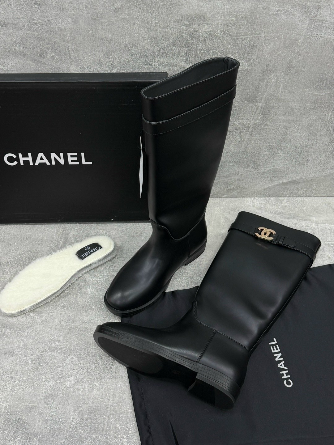 сапоги chanel,сапоги шанель,женские ботильоны chanel мягкие из кожаного спилка,женские осенние сапоги chanel 2026 черные кожаные высокие,сапоги chanel кожаные черные