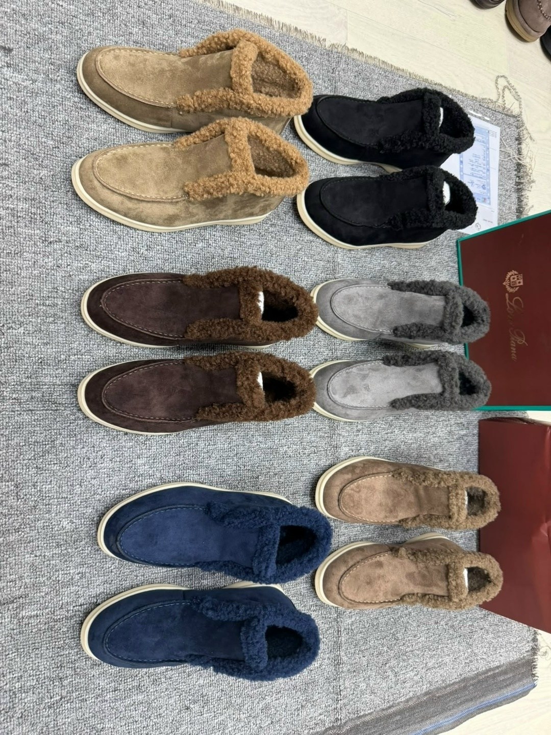 замшевые серые ботинки на меху loro piana open walk,зимние замшевые ботинки loro piana open walk хаки с мехом,лоферы loro piana,женские ботинки loro piana open walk с мехом,