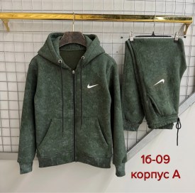 Костюм