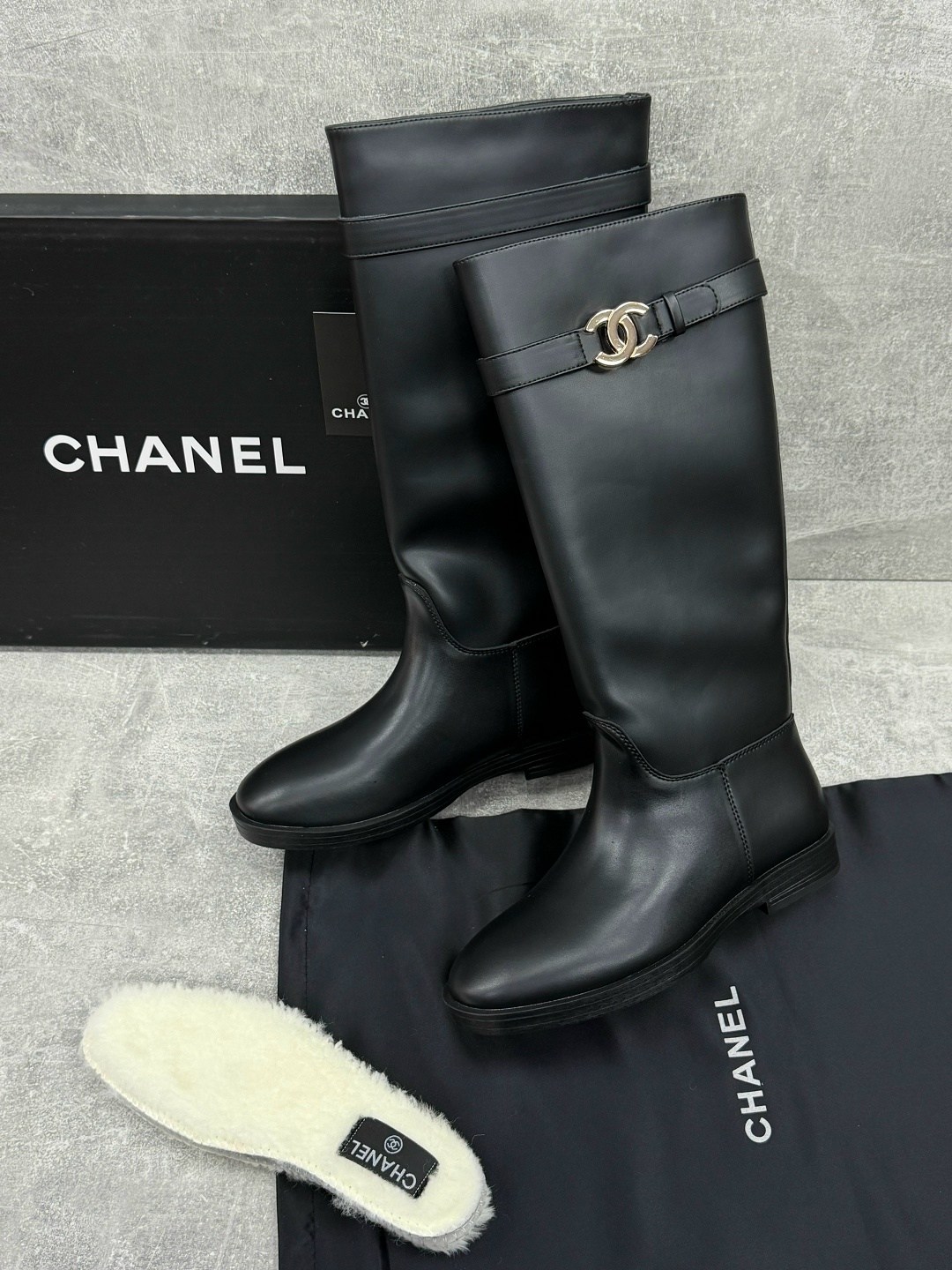 сапоги chanel,сапоги шанель,женские ботильоны chanel мягкие из кожаного спилка,женские осенние сапоги chanel 2026 черные кожаные высокие,сапоги chanel кожаные черные