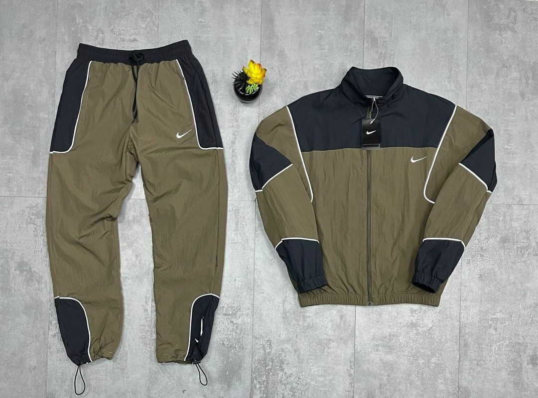спортивный костюм мужской nike,спортивные костюмы nike,мужской спортивный костюм,костюм nike мужской,спортивный костюм мужской nike swoosh