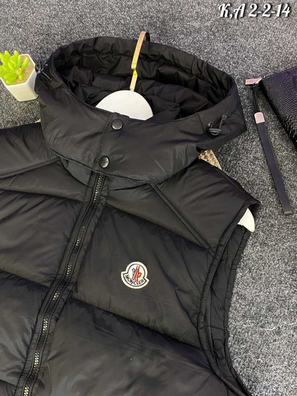 жилетка moncler,moncler жилет,жилет мужской,жилет moncler мужской,жилет