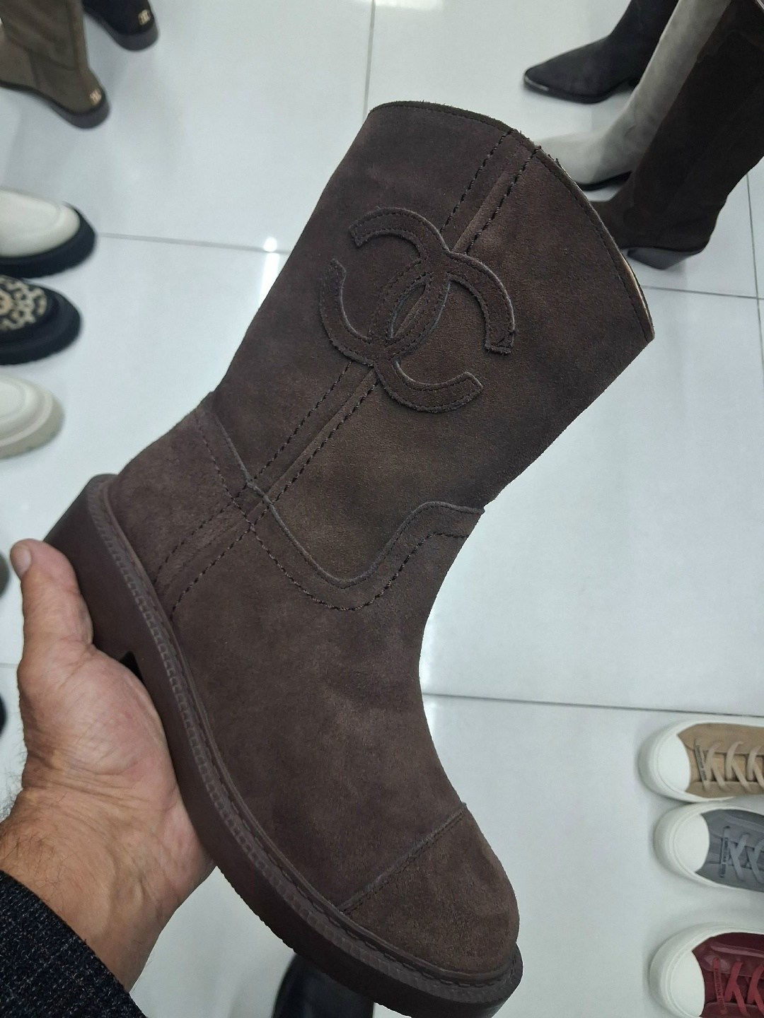 сапоги chanel,полусапоги chanel замшевые демисезонные premium,женские замшевые сапоги chanel premium black,ботинки женские chanel,сапоги весенние замшевые chanel premium shoes 547723134