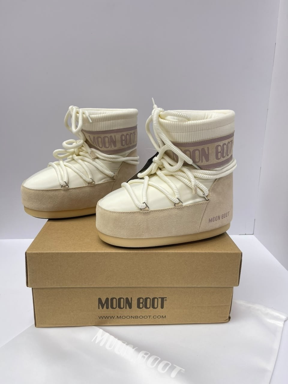 зимние сапоги moon boot бежевый,дутики moon boot moon boot glance белый 35 ru,угги лунный ботинок moon boot,луноходы moon boot,зимние ботинки moon boot mb icon low nylon бежевый