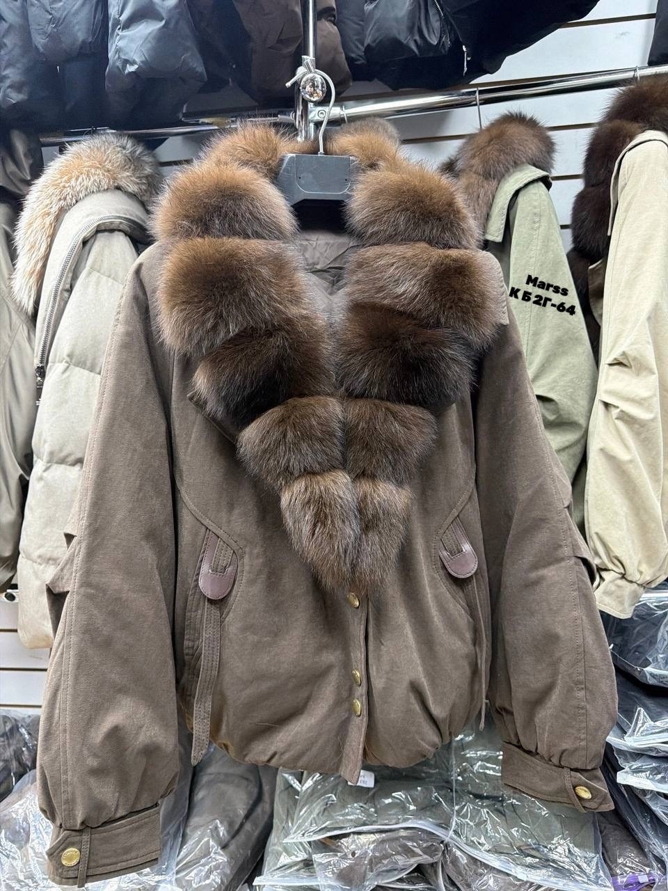 парка с натуральным мехом,парка с мехом,женская парка натуральный мех,зеленая парка с мехом,женская парка