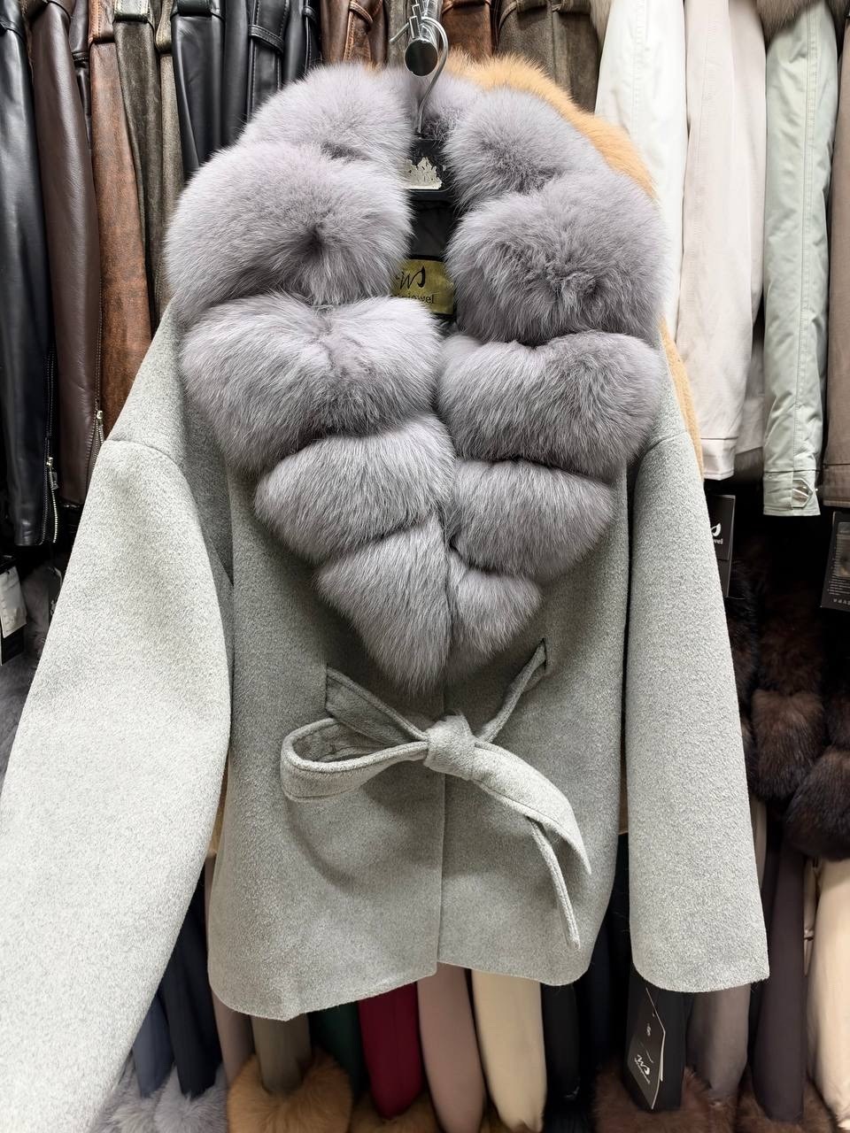 пальто кашемировое с натуральным мехом песца,пальто с мехом,кашемировое пальто с натуральным мехом,женское пальто с натуральным мехом,кашемировое пальто с мехом песца