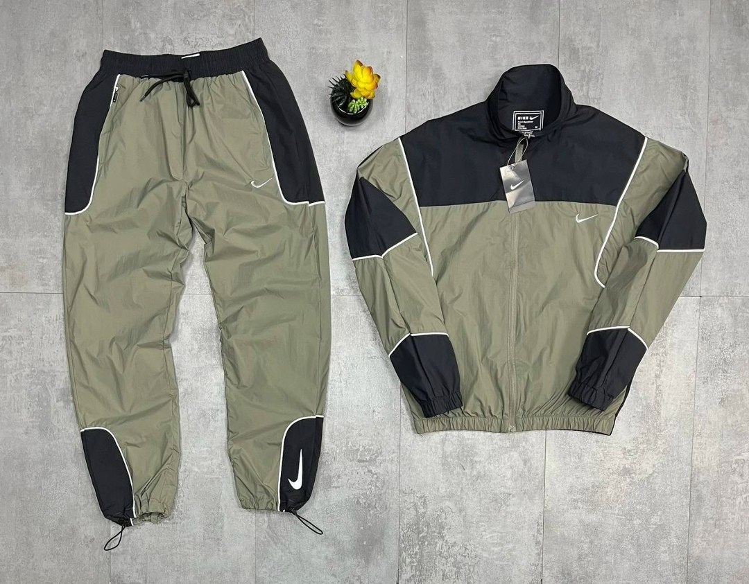 спортивный костюм мужской nike,спортивные костюмы nike,мужской спортивный костюм,костюм nike мужской,спортивный костюм мужской nike swoosh