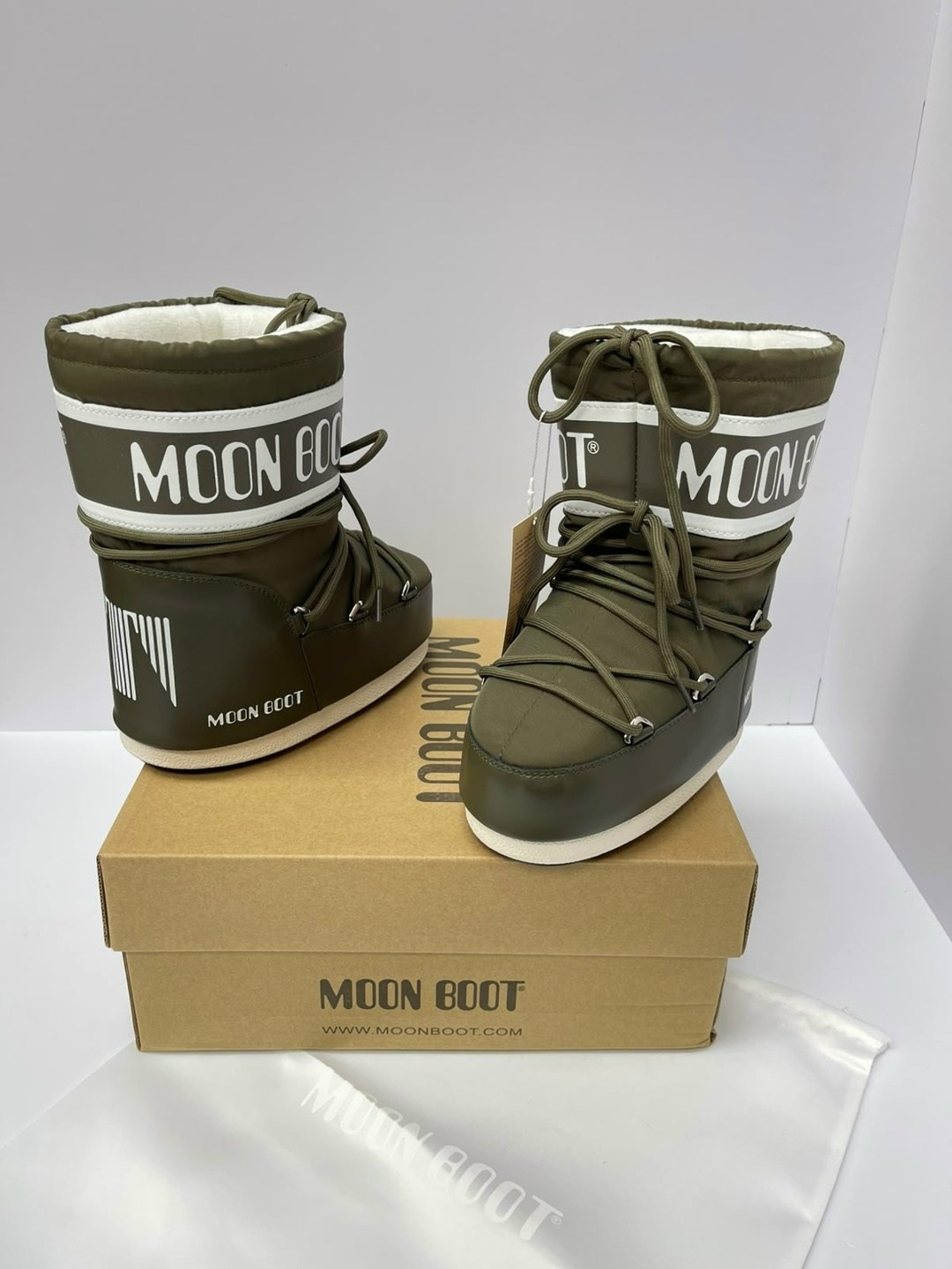 сапоги зимние теплые удобные комфортные moon boot,ботинки moon boot,луноходы moon boot,нейлоновые зимние ботинки icon low 2 на шнуровке moon boot хаки,зимние сапоги icon moon boot зеленый