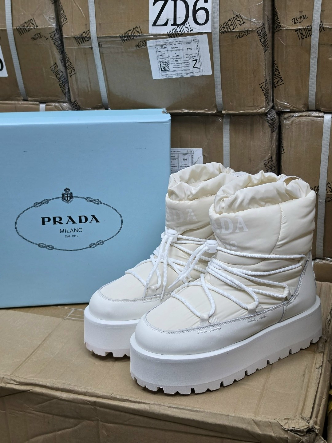 дутики prada,дутики женские prada,,дутики зимние прада  модные женские,дутики угги prada размер 36-40