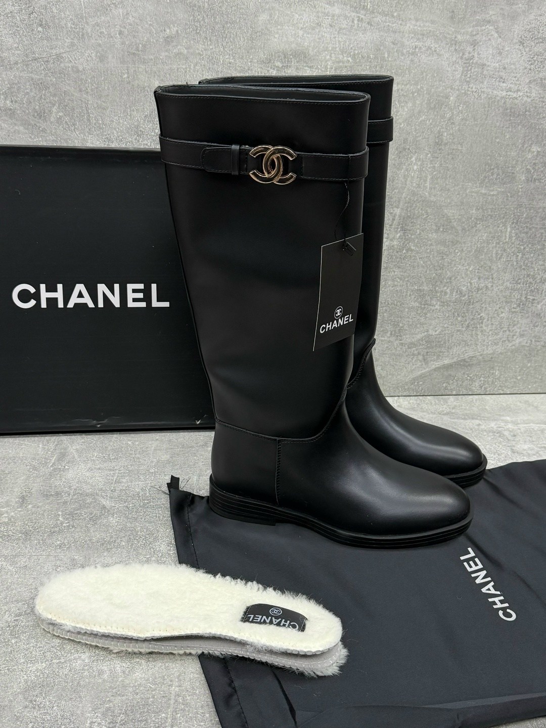 сапоги chanel,сапоги шанель,женские ботильоны chanel мягкие из кожаного спилка,женские осенние сапоги chanel 2026 черные кожаные высокие,сапоги chanel кожаные черные
