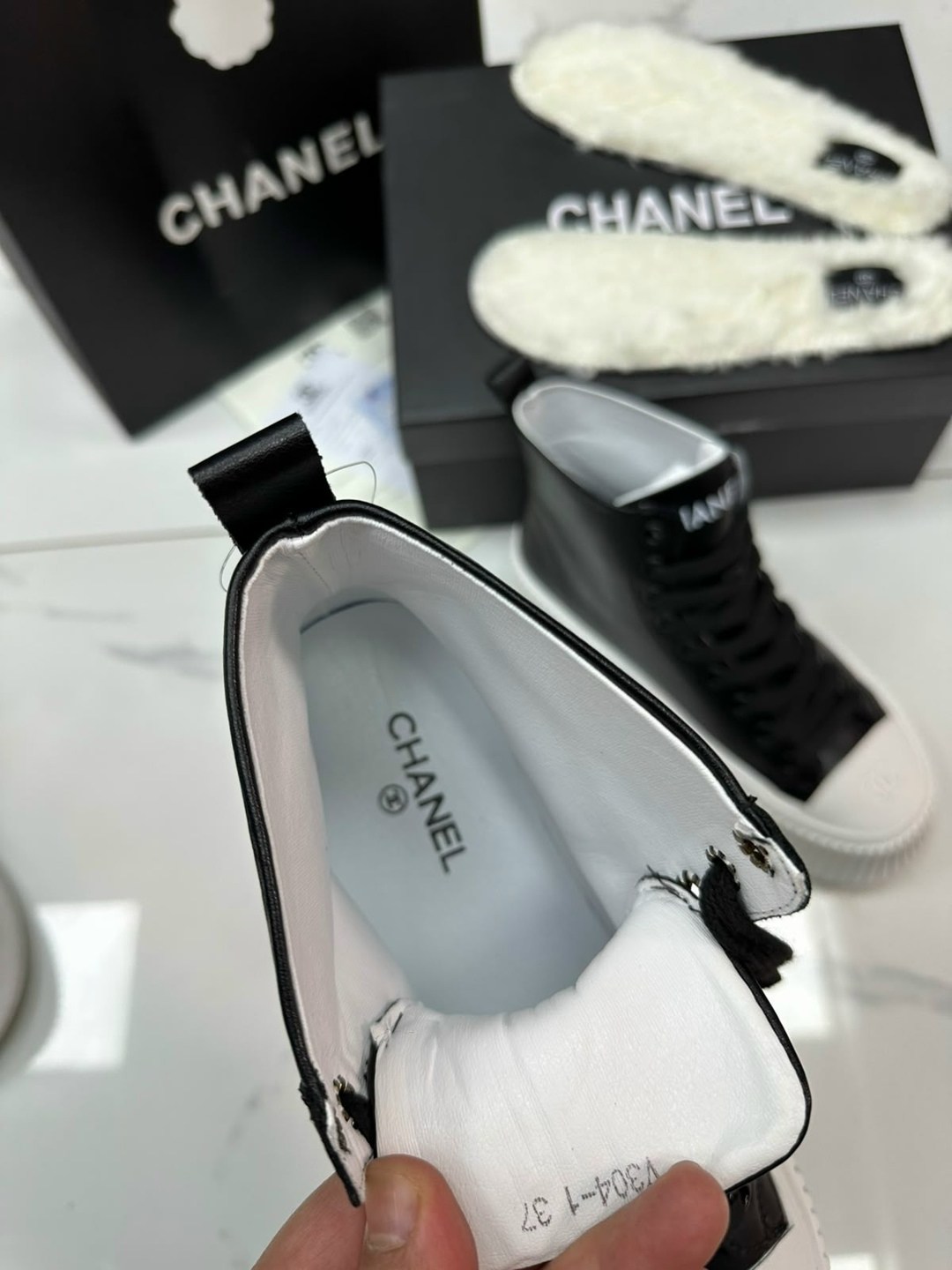 ,кеды chanel,кеды шанель,кеды chanel зимние чёрные с белым,женская