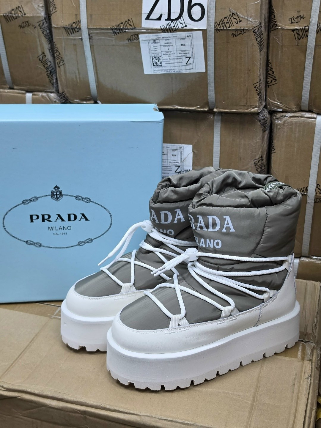 дутики prada,дутики женские prada,,дутики зимние прада  модные женские,дутики угги prada размер 36-40