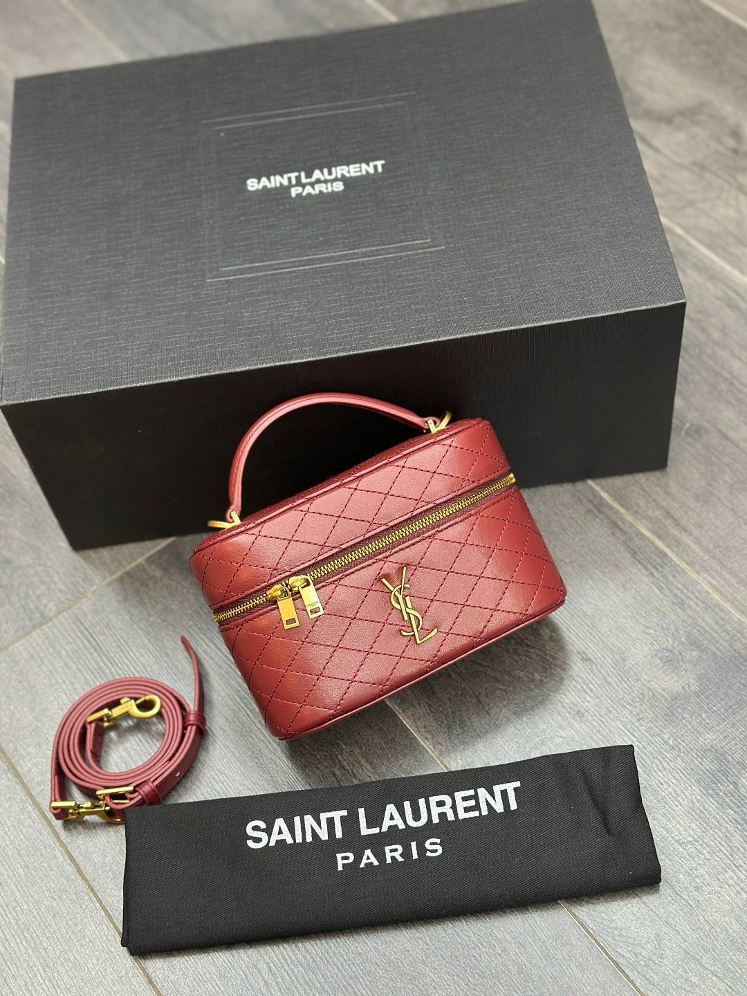 женская новая сумка yves saint laurent,косметичка yves saint laurent,saint laurent сумка,сумка yves saint laurent,сумка в стиле ysl gaby vanity bag yves saint laurent