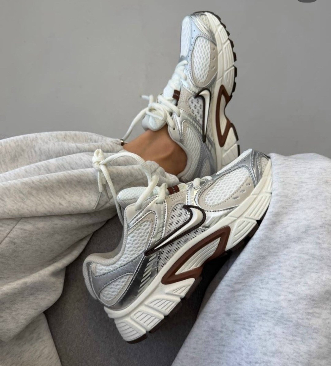 женские кроссовки,кроссовки эко,кроссовки эко кожа, женская,кроссовки nike v 5 rnr