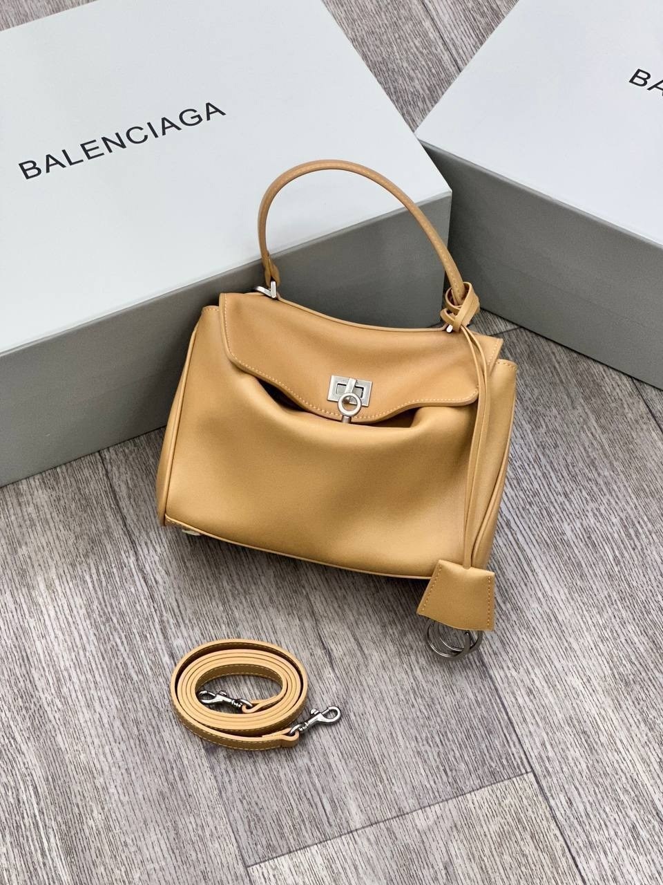 сумки женские брендовые,женская брендовая сумка,сумки balenciaga,сумка женская balenciaga,баленсиага сумка женская
