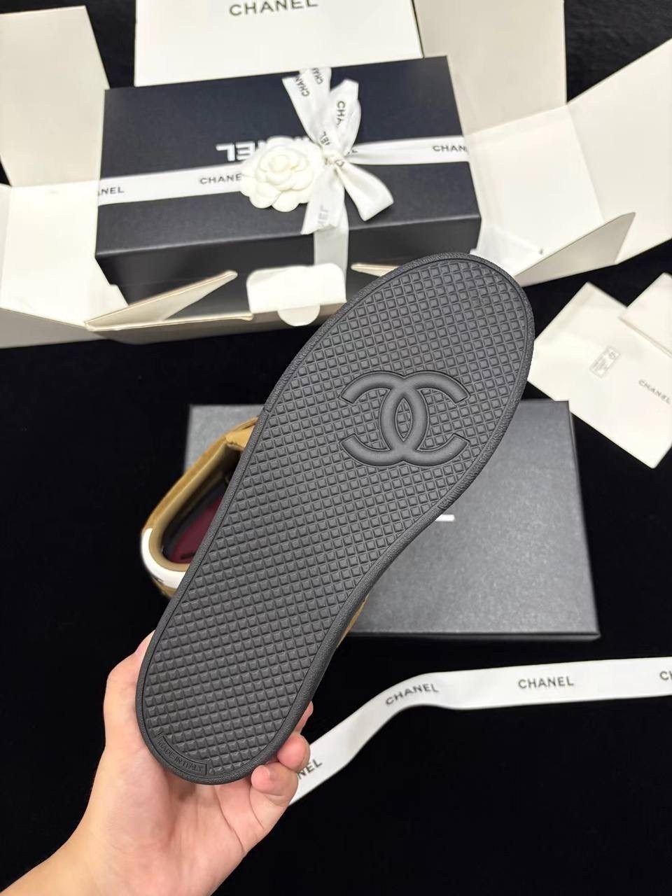 ,замшевые кроссовки,женские кроссовки chanel,chanel кроссовки,женские кроссовки