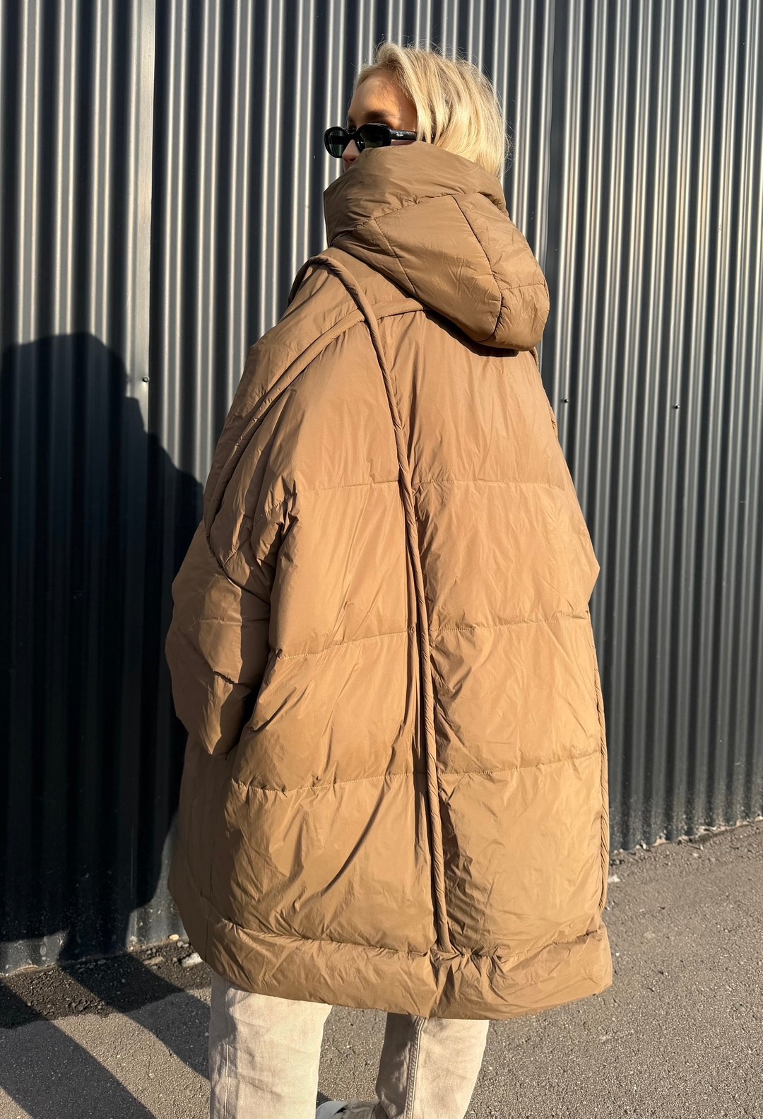 куртка демисезонная с капюшоном oversize okxana utova brand,куртка демисезонная с капюшоном удлиненная oversize okxana utova brand,пуховик оверсайз женский,пуховик оверсайз,куртка оверсайз