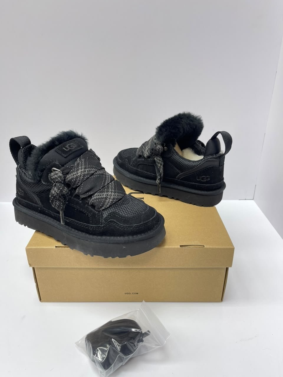 ,кроссовки ugg,кроссовки черные,кроссовки угги,кроссовки угг