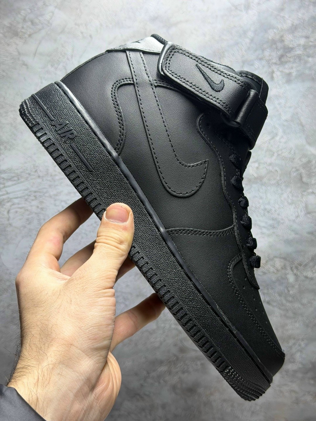кроссовки nike air force 1 mid "black",nike air force 1 mid "black",кроссовки nike air force 1 mid,кроссовки nike air force 1 черные высокие,nike air force 1 mid