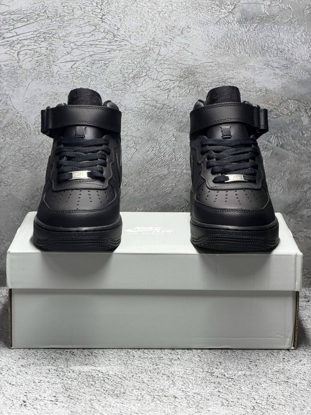 кроссовки nike air force 1 mid "black",nike air force 1 mid "black",кроссовки nike air force 1 mid,кроссовки nike air force 1 черные высокие,nike air force 1 mid