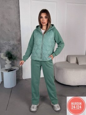 Костюм