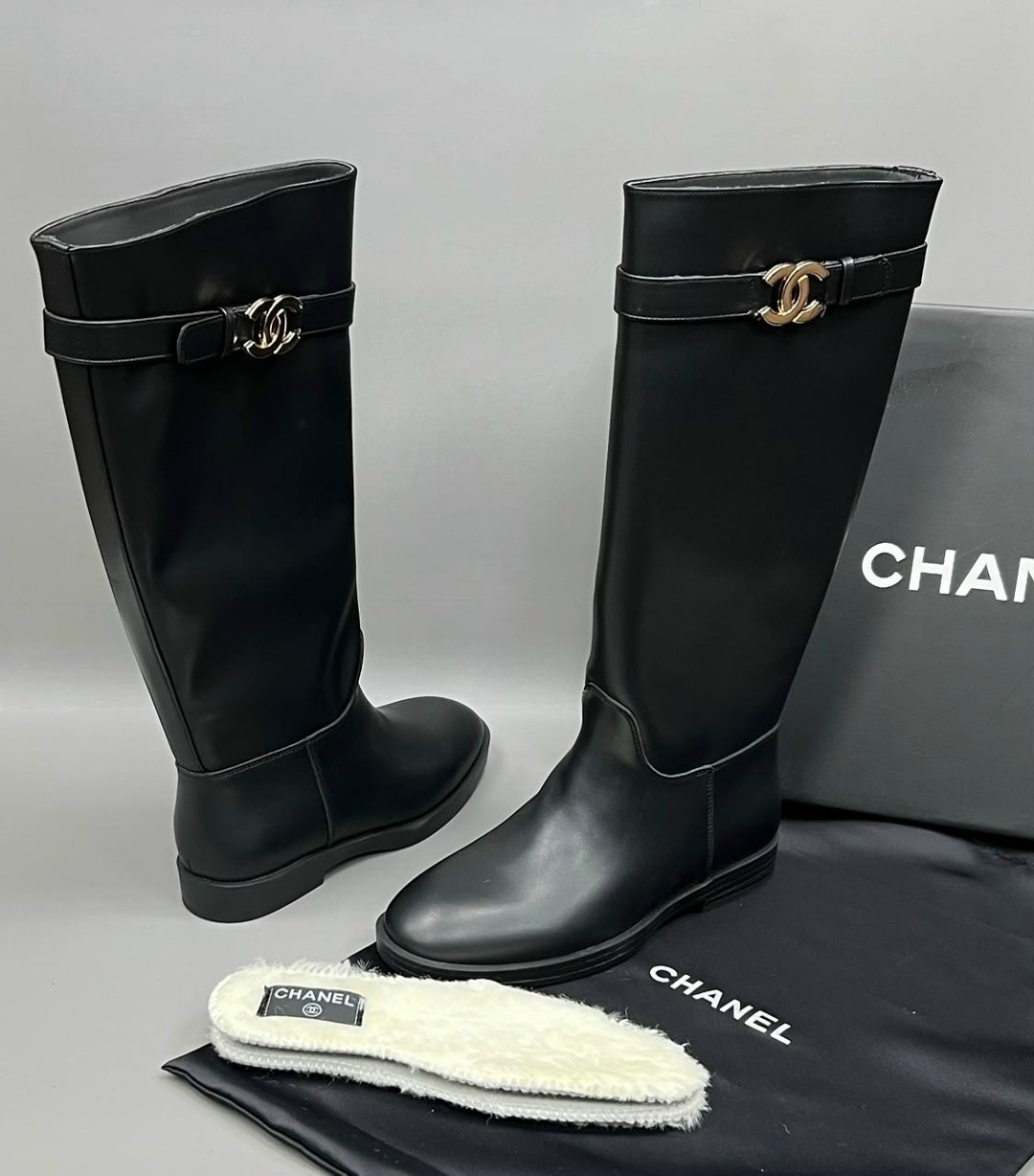 сапоги chanel,сапоги шанель,сапоги chanel кожаные черные,женские осенние сапоги chanel 2026 черные кожаные высокие,кожаные сапоги chanel