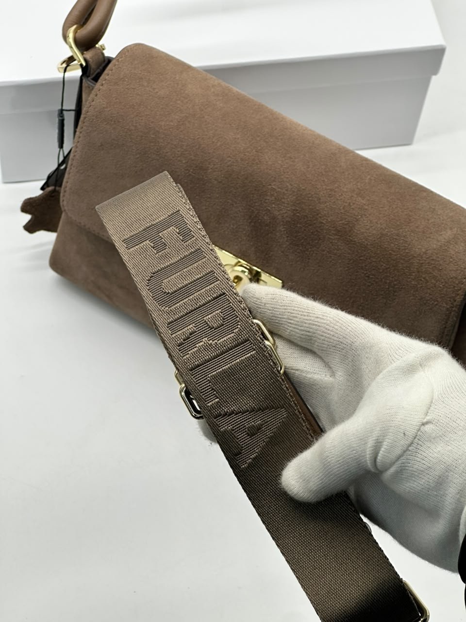 замшевая сумка,сумка фенди коричневая,сумка fendi baguette коричневая замшевая,сумка из натуральной замши,женская сумка