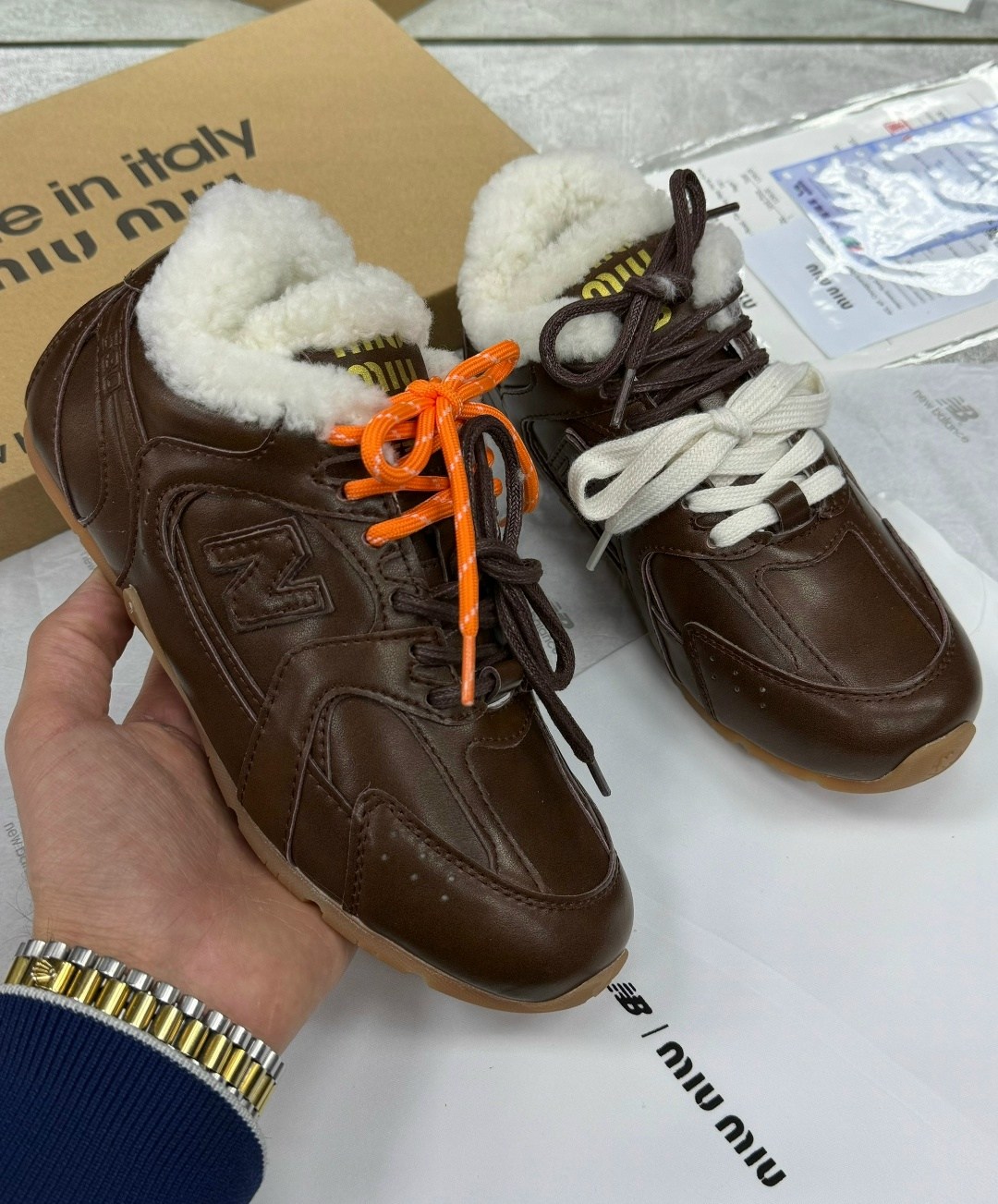 ,new balance miu miu кроссовки,женские замшевые бежевые кроссовки miu miu new balance с мехом,кроссовки miu miu,зимние женские кроссовки