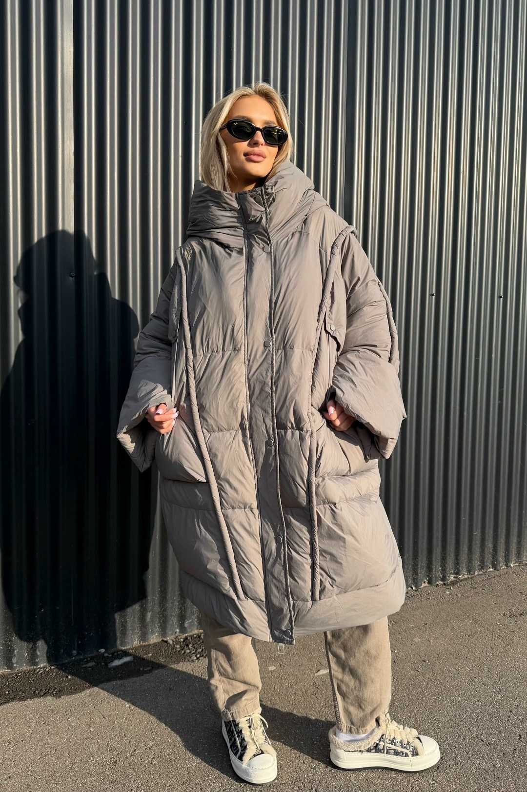 куртка демисезонная с капюшоном oversize okxana utova brand,куртка демисезонная с капюшоном удлиненная oversize okxana utova brand,пуховик оверсайз женский,пуховик оверсайз,куртка оверсайз