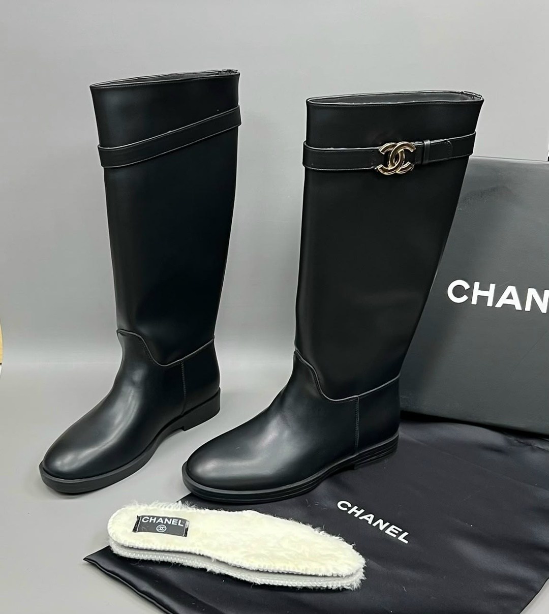 сапоги chanel,сапоги шанель,сапоги chanel кожаные черные,женские осенние сапоги chanel 2026 черные кожаные высокие,кожаные сапоги chanel