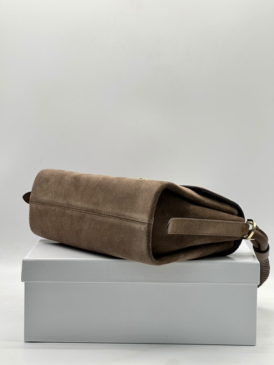 замшевая сумка,сумка фенди коричневая,сумка fendi baguette коричневая замшевая,сумка из натуральной замши,женская сумка