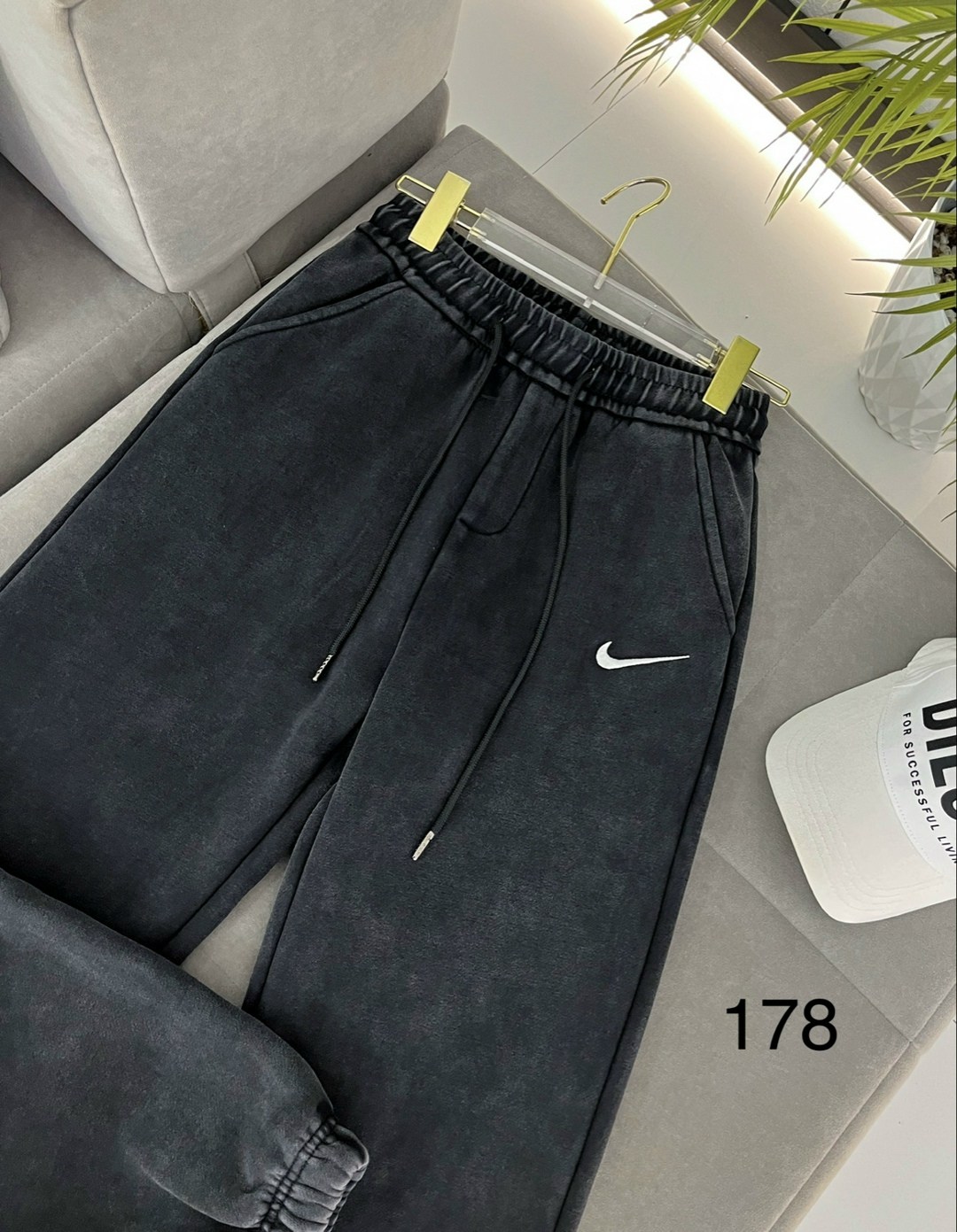 брюки спортивные,спортивные штаны nike,спортивные штаны,брюки джоггеры,джоггеры спортивные брюки