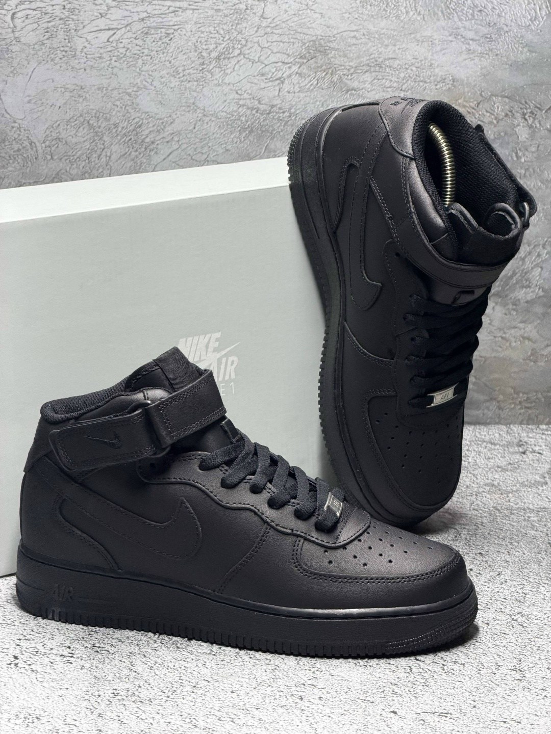 кроссовки nike air force 1 mid "black",nike air force 1 mid "black",кроссовки nike air force 1 mid,кроссовки nike air force 1 черные высокие,nike air force 1 mid