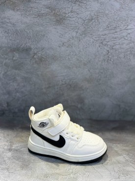 Кроссовки