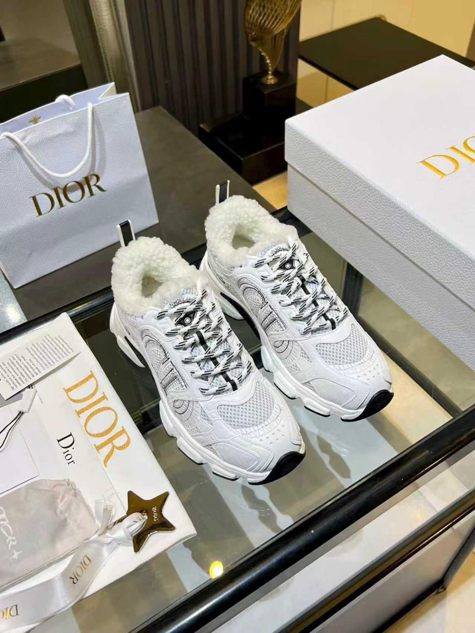 кроссовки dior,диор кроссовки,женские кроссовки,кроссовки christian dior,кроссовки женские зимние