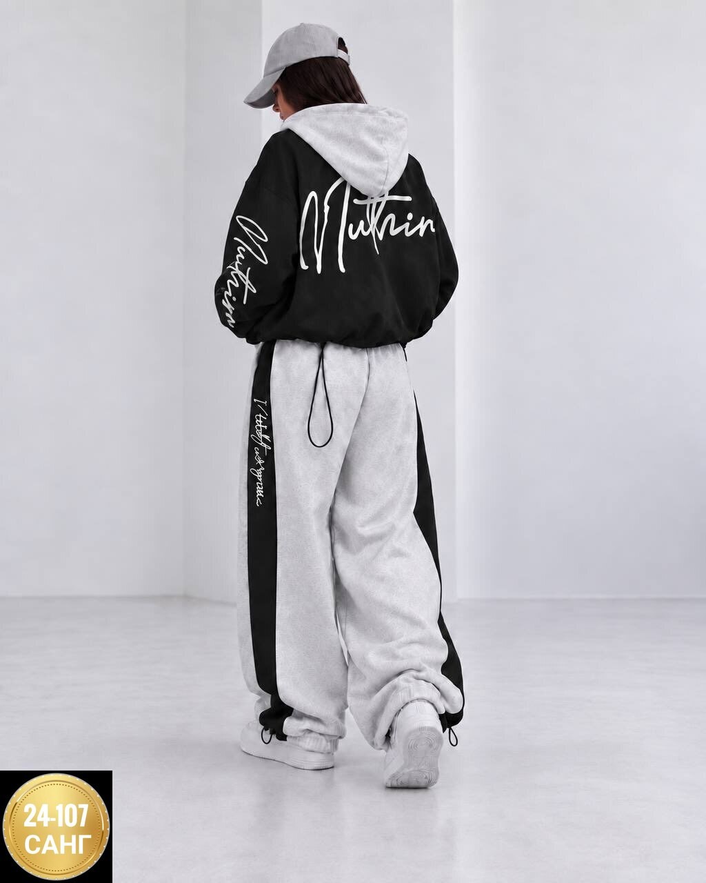 костюм спортивный женский,спортивные костюм,костюм спортивный loewe,спортивная одежда для женщин,cпортивный костюм женский на флисе