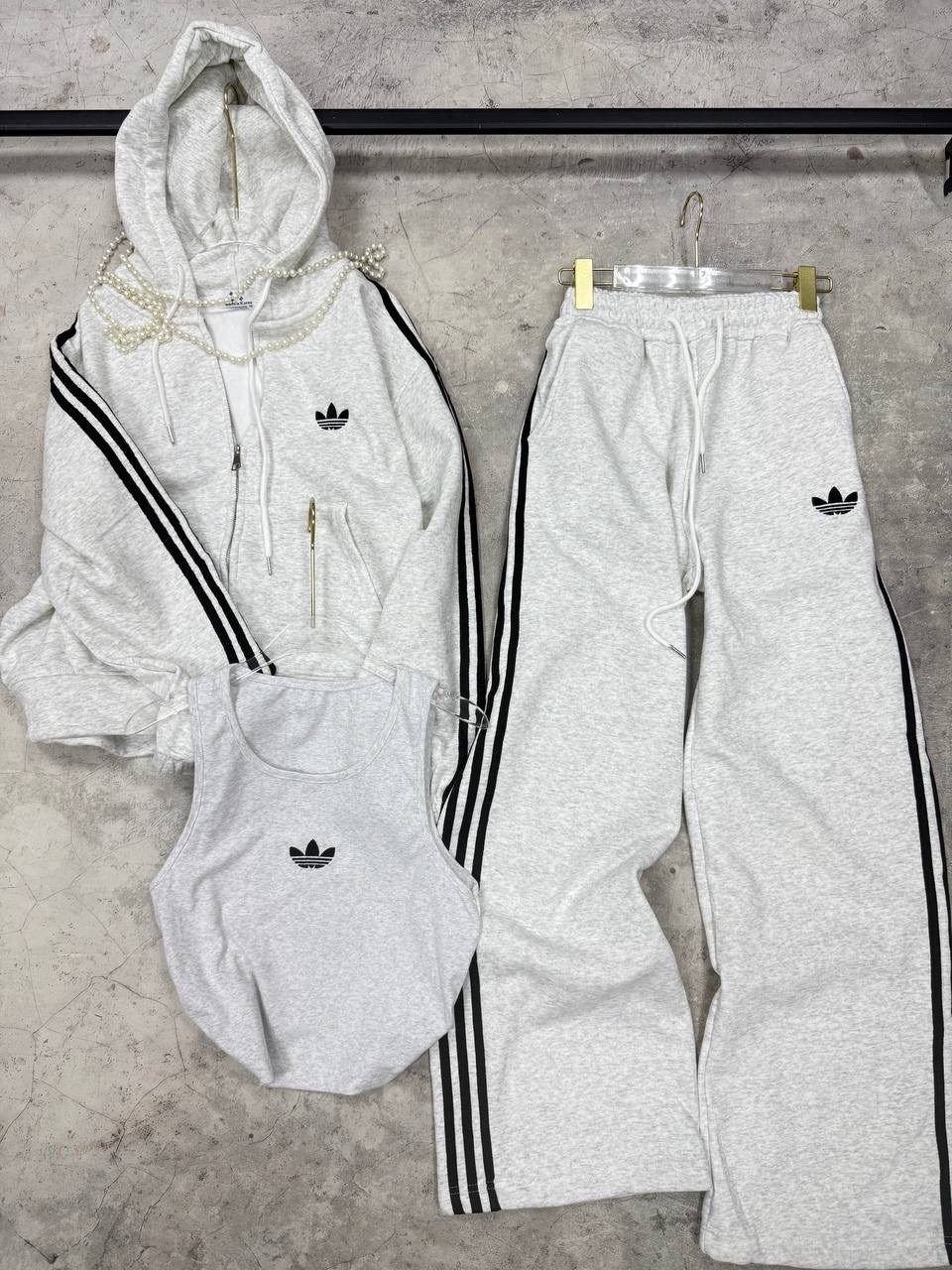 спортивный костюм adidas,спортивный костюм адидас,женский спортивный костюм adidas,женский костюм адидас,спортивный мужской костюм adidas